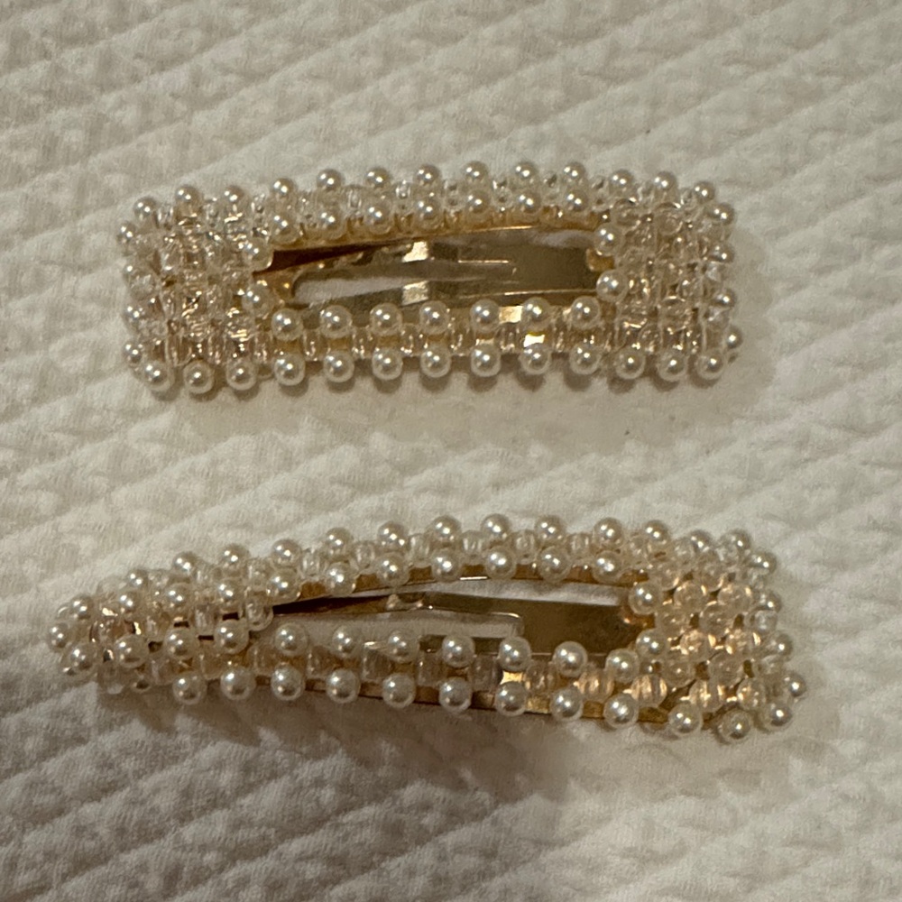Elegant Pearl Hair Clips